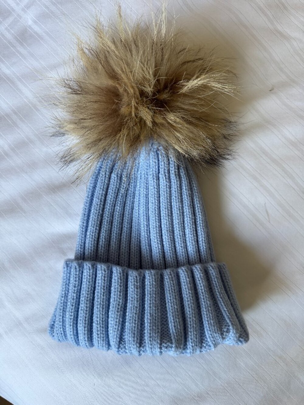 NEW WITH TAGS BLUE FUR POM BOBBLE BEANIE HAT